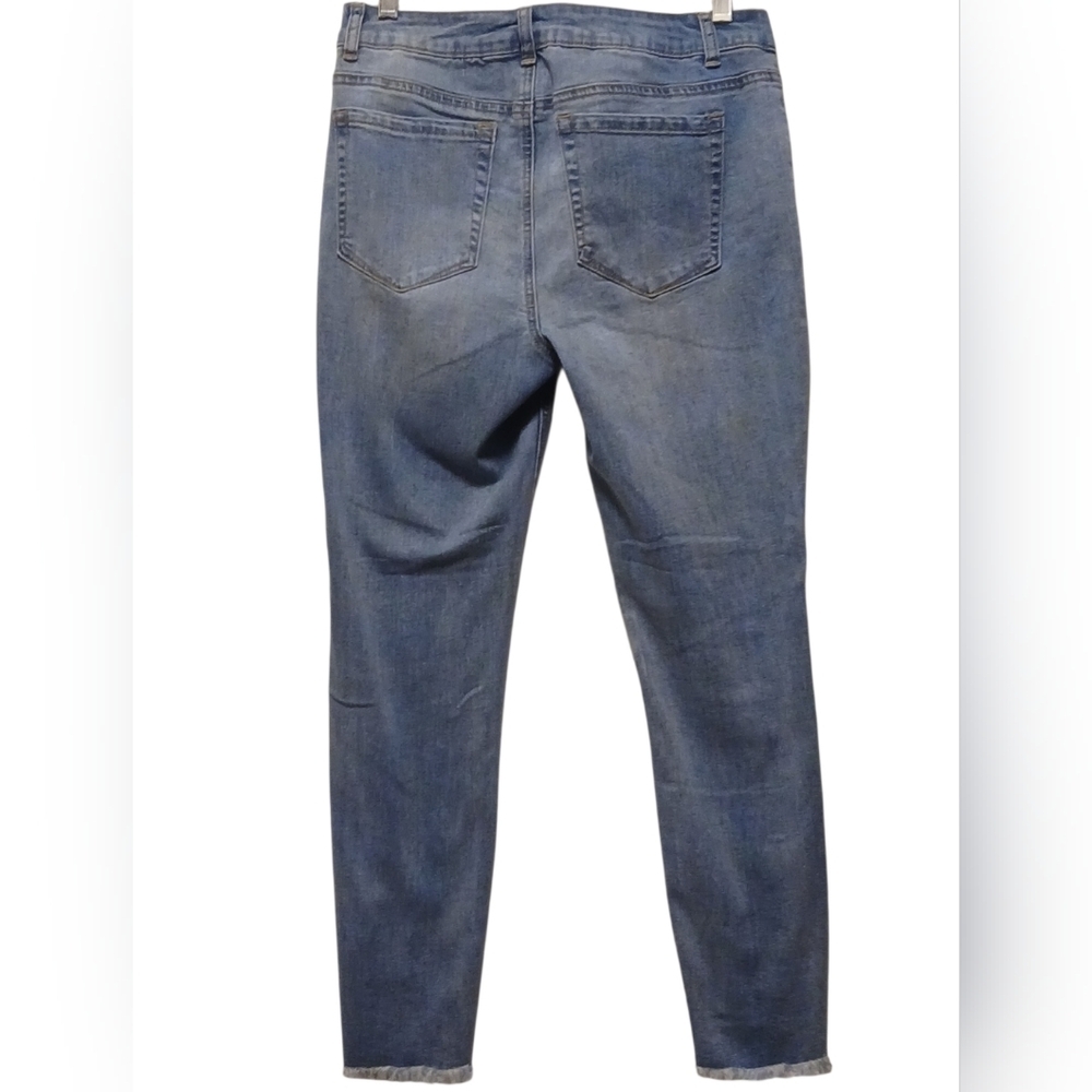 One 5 One - Distressed Jeans W/ Faux Pearls & Diamond Embellishments, Lite Wash, - Picture 6 of 7